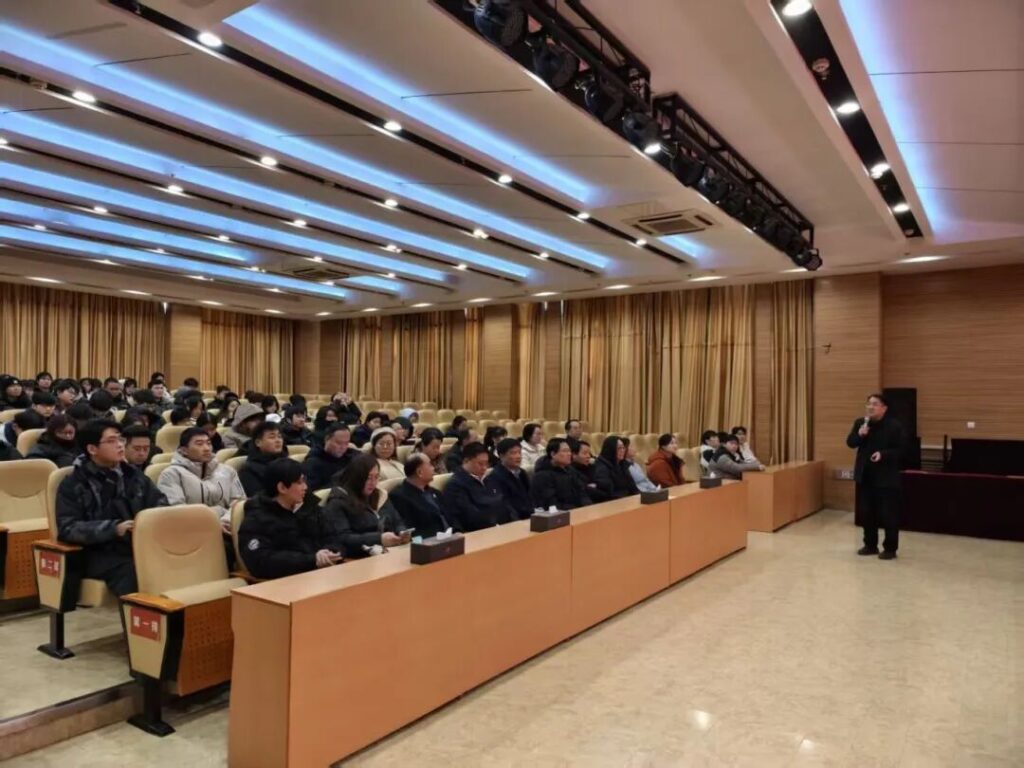 图片[2]-校企同心传红色基因 产教融合谱发展新篇——力明学院与大有全程科技公司战略合作签约暨红色文献捐赠仪式隆重举行