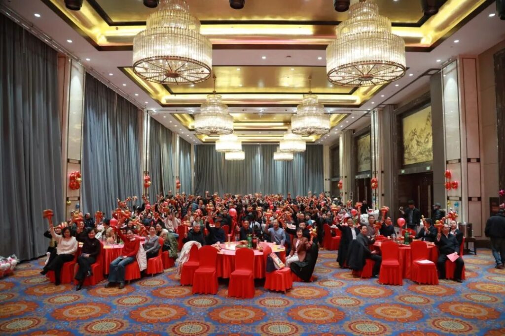 图片[1]-旗开得胜 马到成功——山东力明教育集团2025年总结表彰大会暨2026迎新春文艺汇演圆满举行